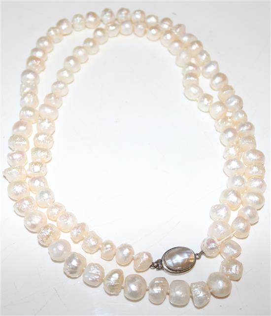 Cultured pearl necklace